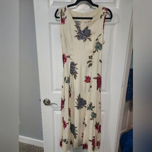 Vintage En Focus Cream Floral Sleeveless Maxi Dress in Size 13/14